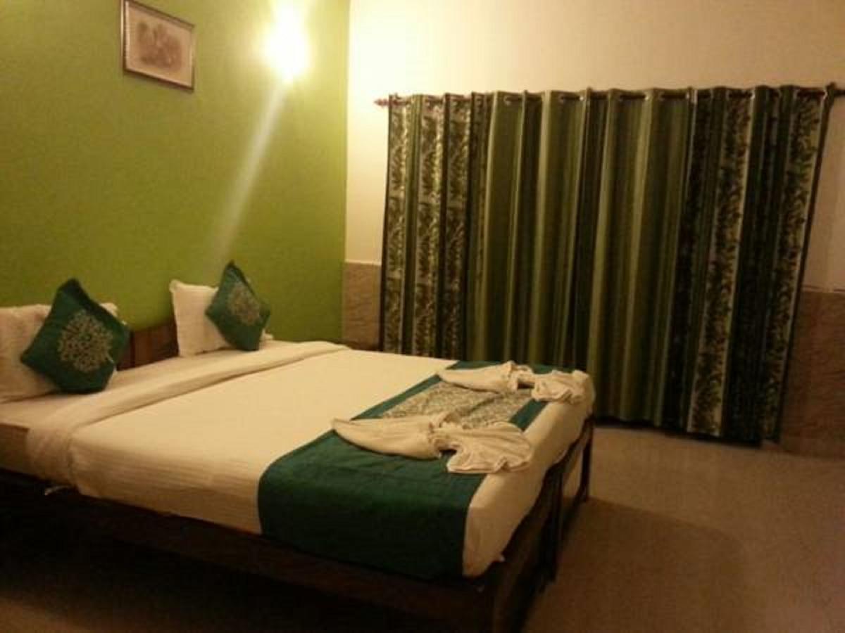 Oceans 7 Inn Calangute Esterno foto