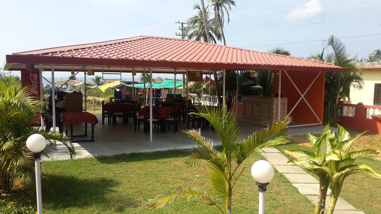 Oceans 7 Inn Calangute Esterno foto