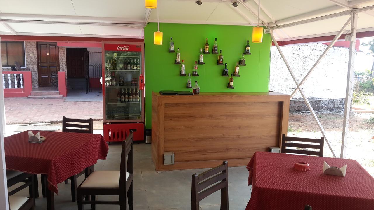 Oceans 7 Inn Calangute Esterno foto
